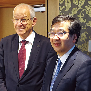 Prof. Eichler with President Gonokami